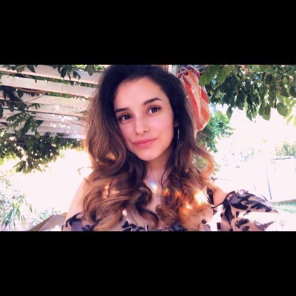 Meet your Posher, Aby - Picture 1 of 1